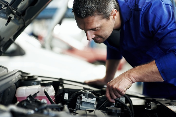 6 motivos para não lavar o motor do seu carro