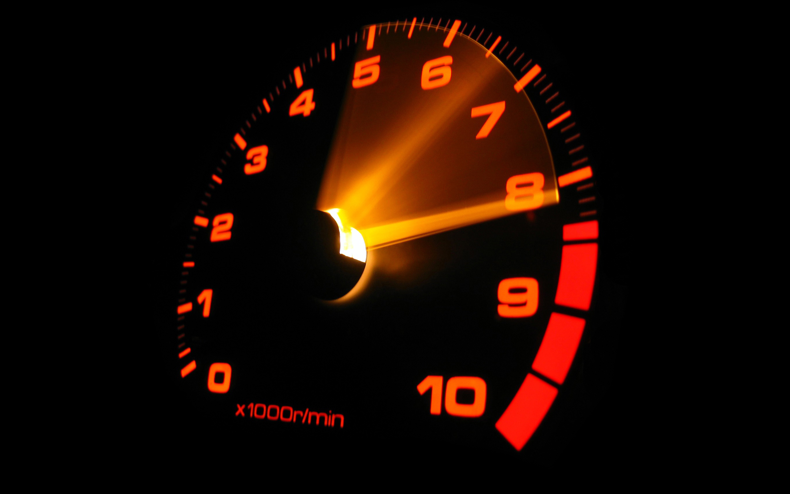 Por que é importante ficar atento à rotação do motor?