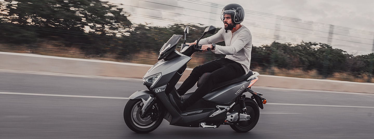 Scooter elétrica: Opção para driblar o alto preço da gasolina