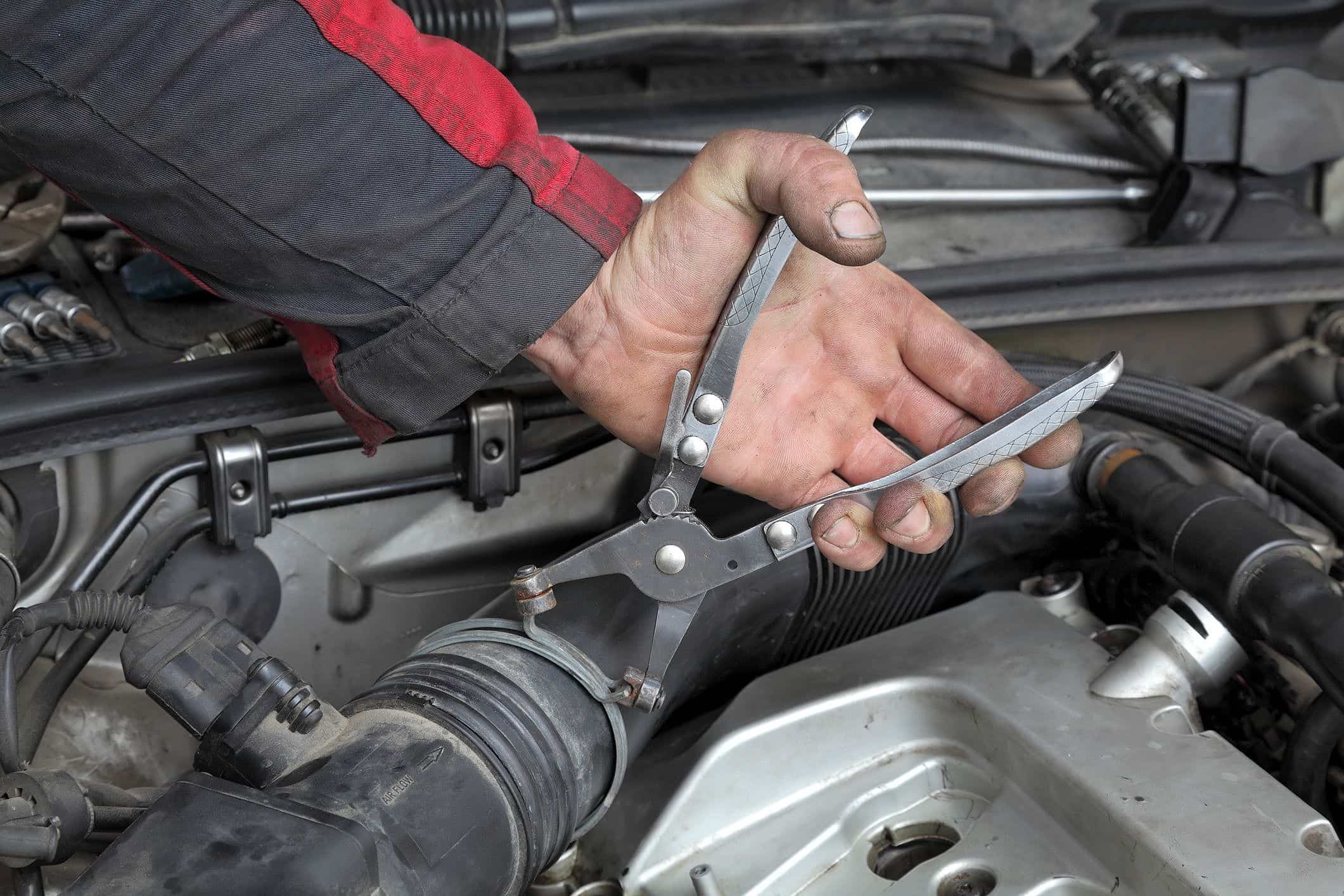 Mangueira do filtro de ar danificada: saiba como analisar a peça