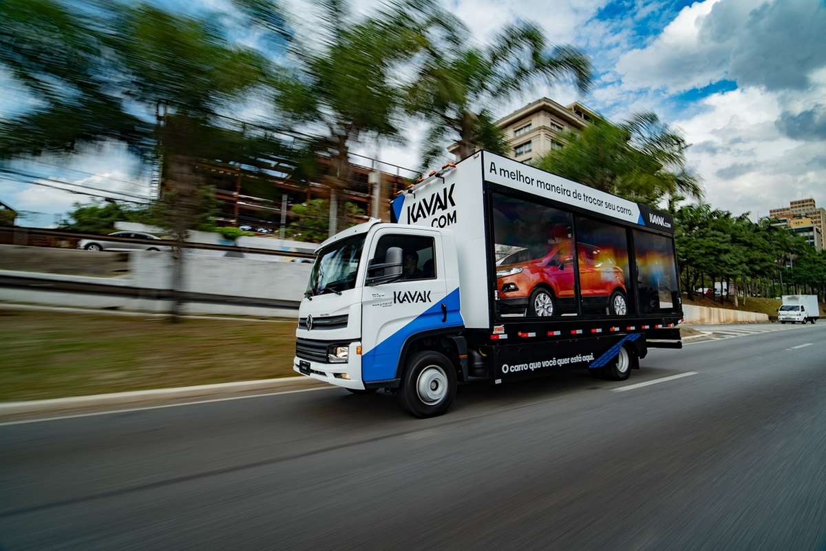 Compra e venda de carros pela internet: startups apostam neste mercado