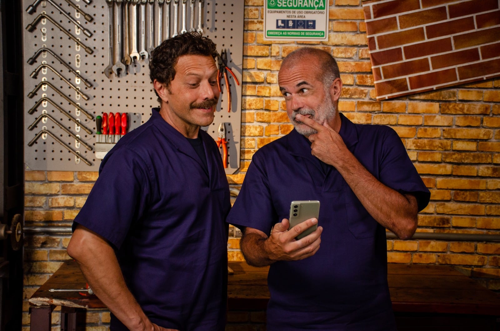 Injeção eletrônica acesa: 3 possíveis causas desse problema