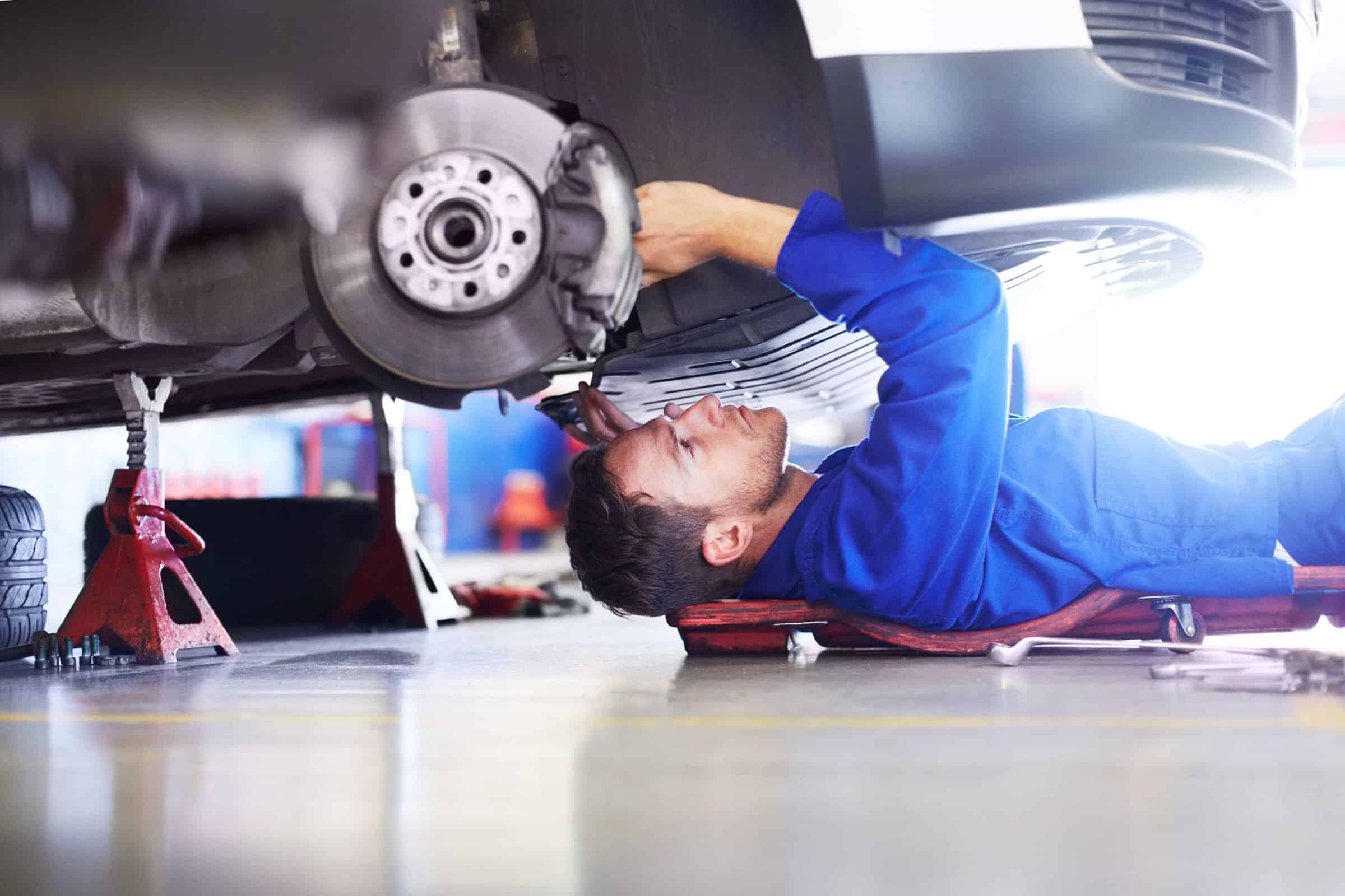 Bandeja automotiva: entenda os principais tipos e funções