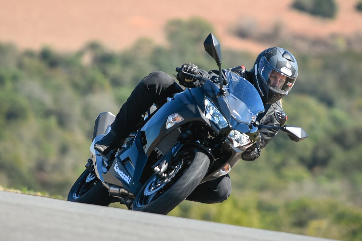 Elas dominam as duas rodas