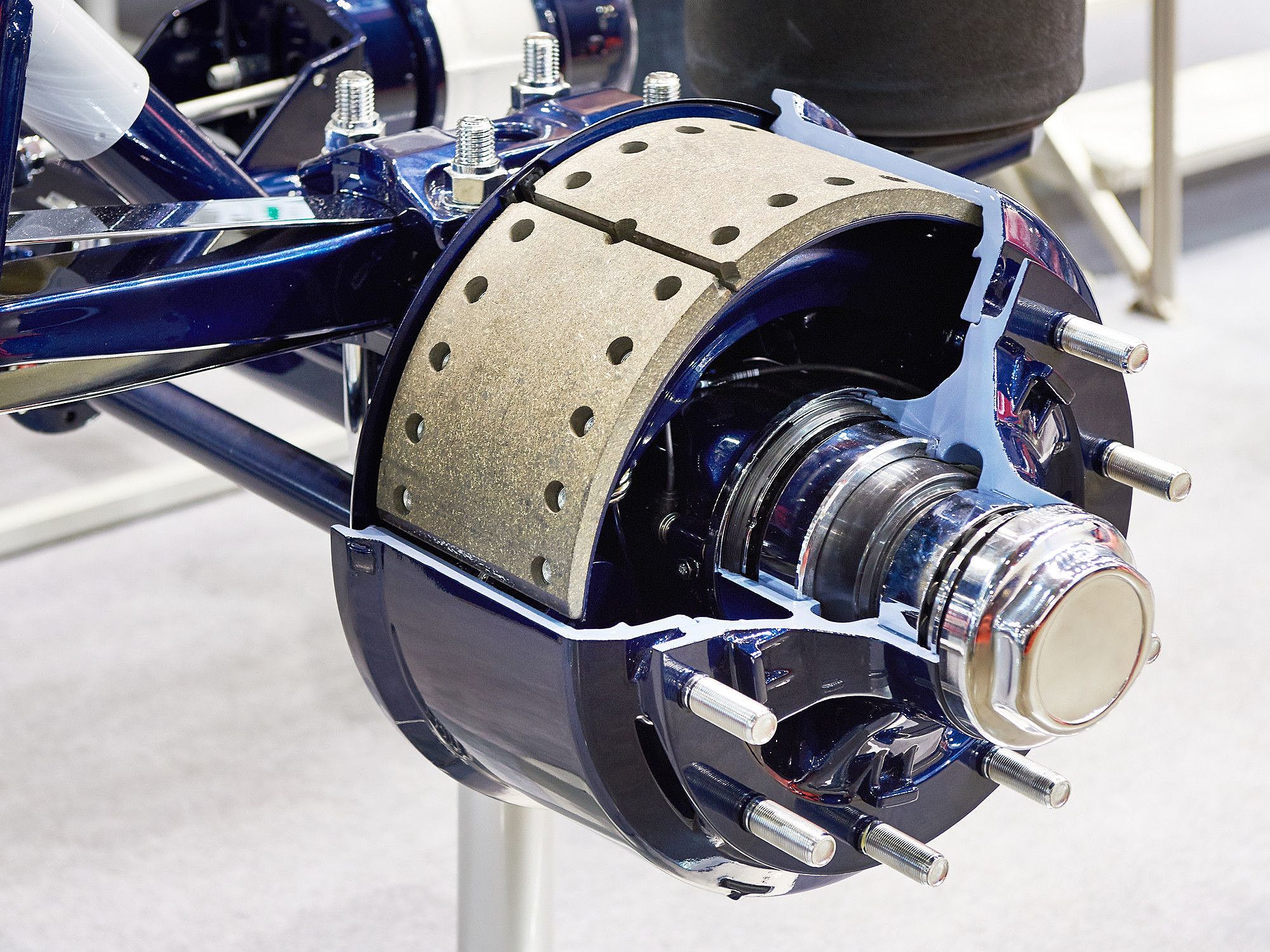 Conheça os tipos de freios de caminhão para revenda 