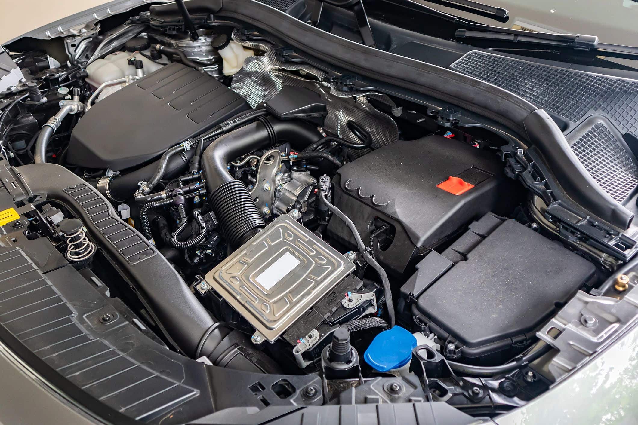 Motor traseiro, dianteiro e central: entenda as diferenças