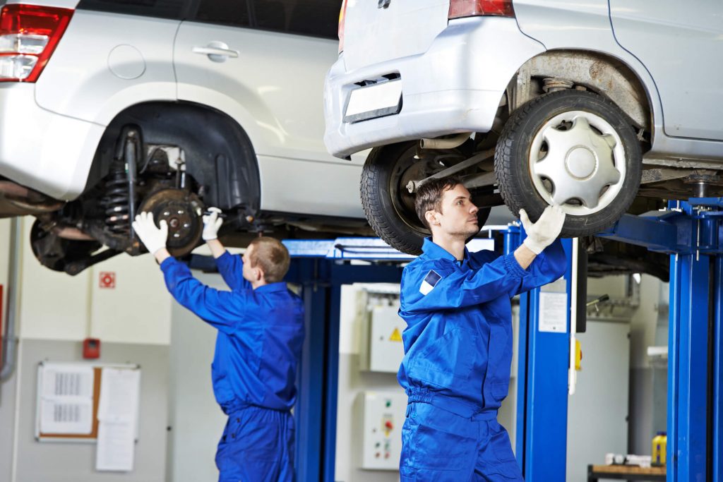 trabalhar com mecânica de automóveis