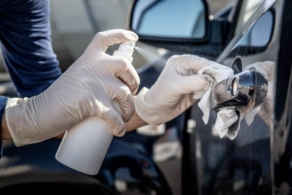 como se proteger ao usar o carro durante a pandemia da COVID-19
