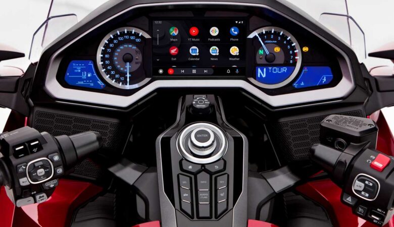 Espelhar o smartphone no painel da moto já é uma realidade