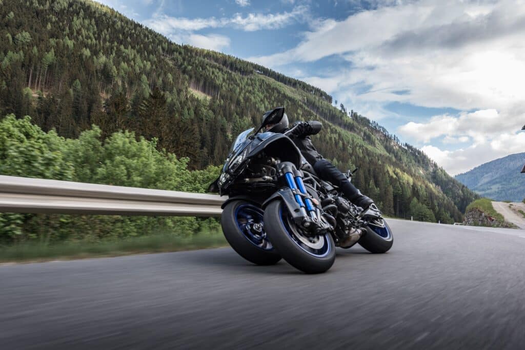 Motos de 3 rodas: vantagens e desvantagens