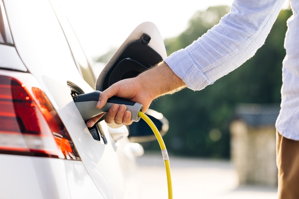 Carros elétricos e híbridos: quais são as diferenças?